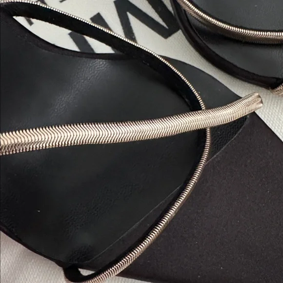 FEMME LA The Russo Slipper in Black/Gold - Picture 6 of 12